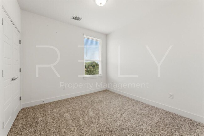 Building Photo - 11202 Gadsen Ln