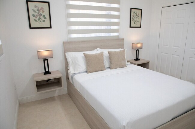 Building Photo - 14361 SW 31st St