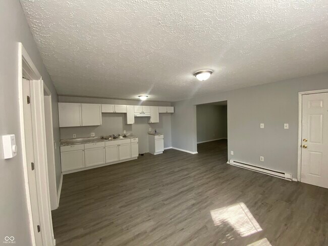 Building Photo - 86 N Holmes Ave