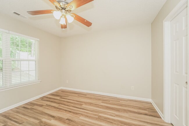 Building Photo - 6810 Hidden Forest Dr