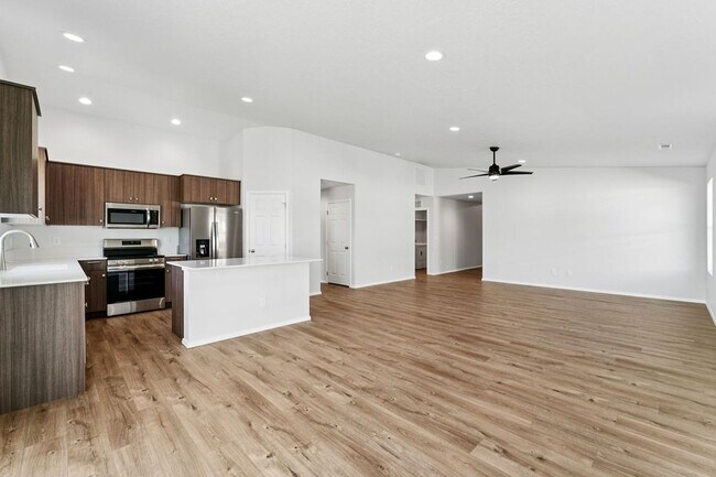 Building Photo - Brand New 4 Bed 2 Bath Home Located in Caldwell