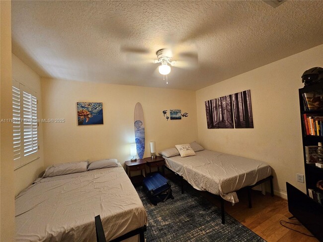 Building Photo - 4653 NW 94th Pl
