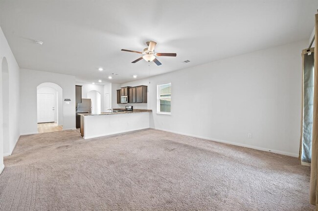 Building Photo - 569 Amberwood Pk Dr