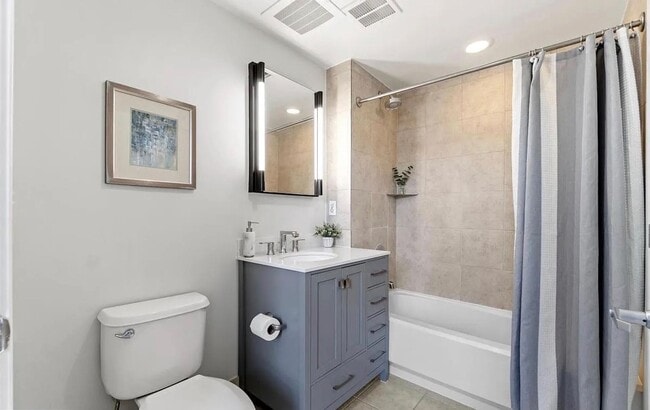 Building Photo - Industrial-Chic 2BR 2BA in Adams Morgan wi...