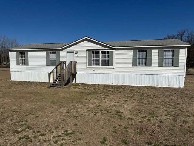 Primary Photo - 3 Bedroom Doublewide off Hwy 33