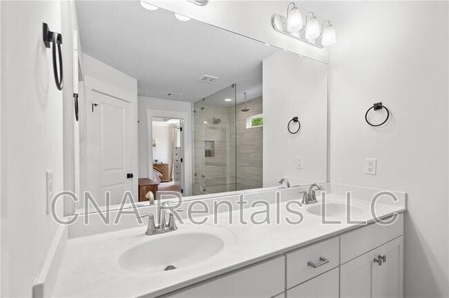 Building Photo - 178 Crestbrook Wy