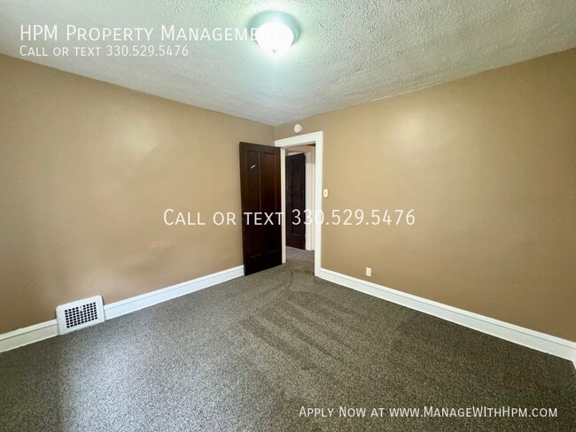 Building Photo - 1604 Yale Ave NW