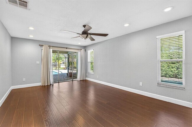 Building Photo - 2111 Paddock Cir