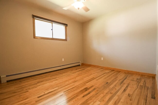 Building Photo - 315 10th St
