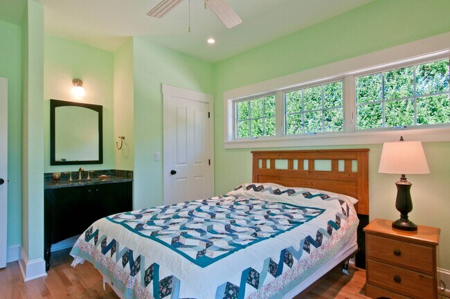 Building Photo - 144 Town Line Rd