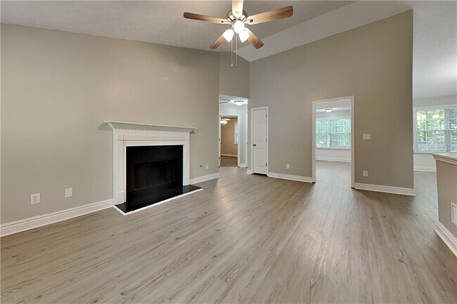 Building Photo - 353 Wildwood Ct