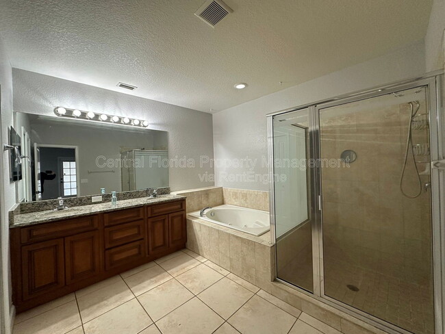 Building Photo - 1213 La Fortuna Blvd