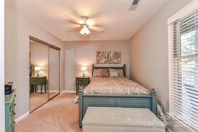 Building Photo - 18557 Vineyard Point Ln