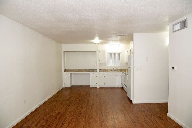 Building Photo - Charming 2 Bedroom in Prime Location!