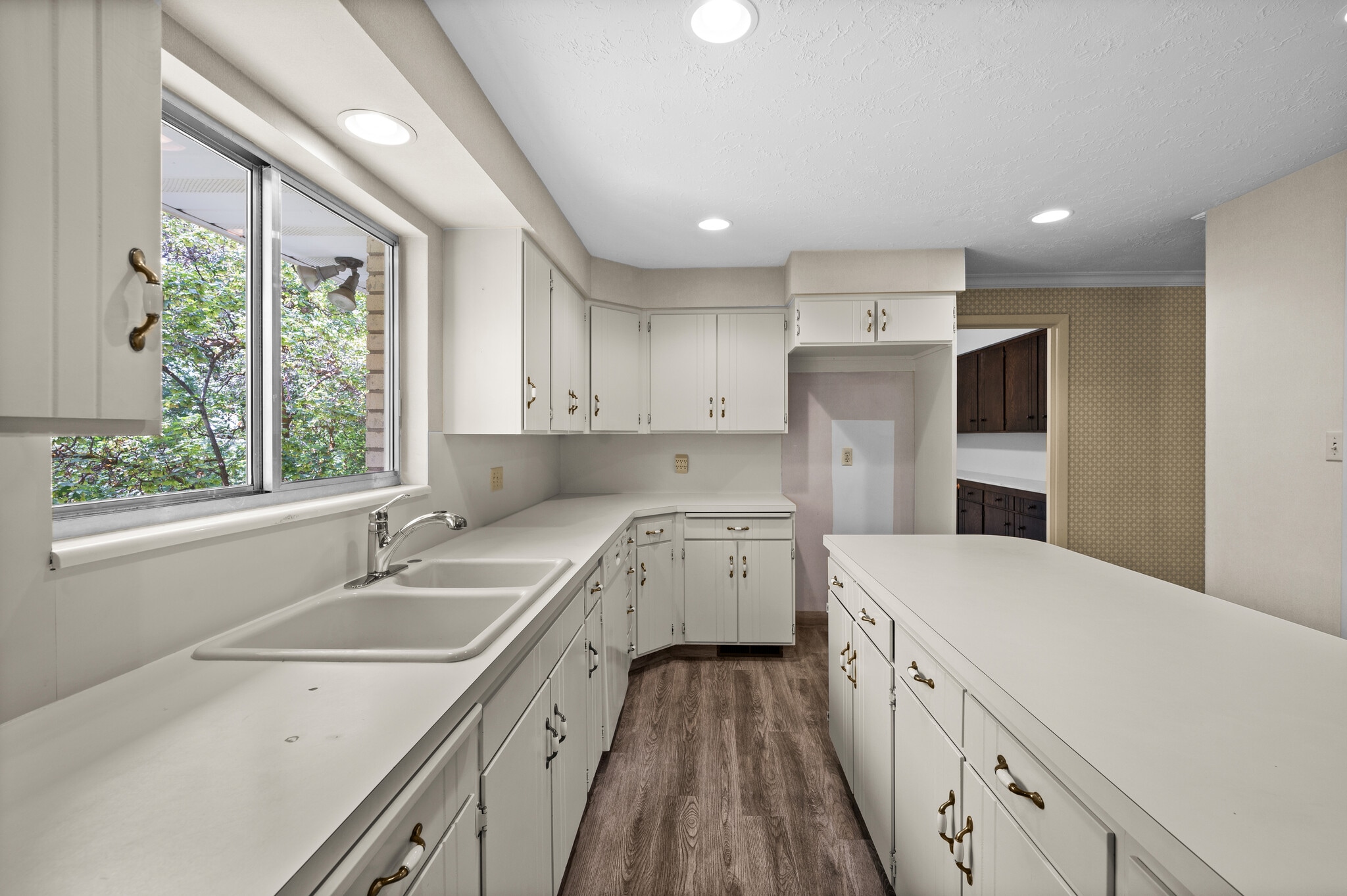 Building Photo - 1480 E Millbrook Way