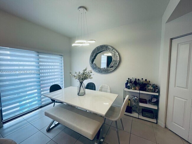 Building Photo - 784 NE 206th Terrace