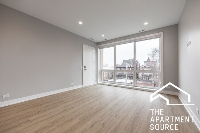 Building Photo - 3738 S Calumet Ave