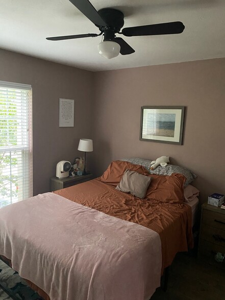 Bedroom 1/2 - 513 W Lookout Dr