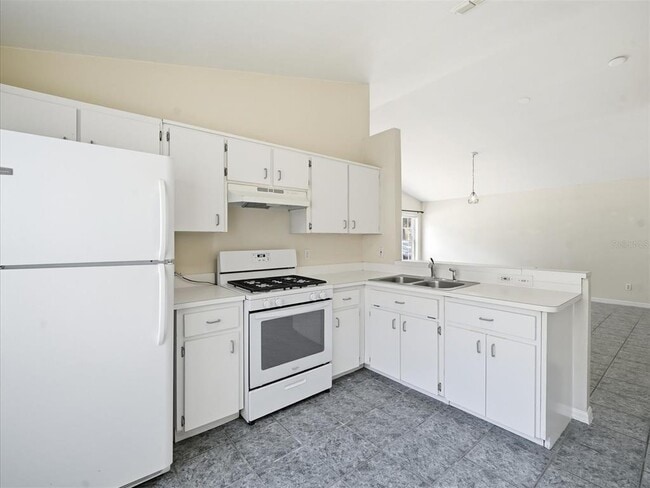 Building Photo - 2480 Sagemont Dr