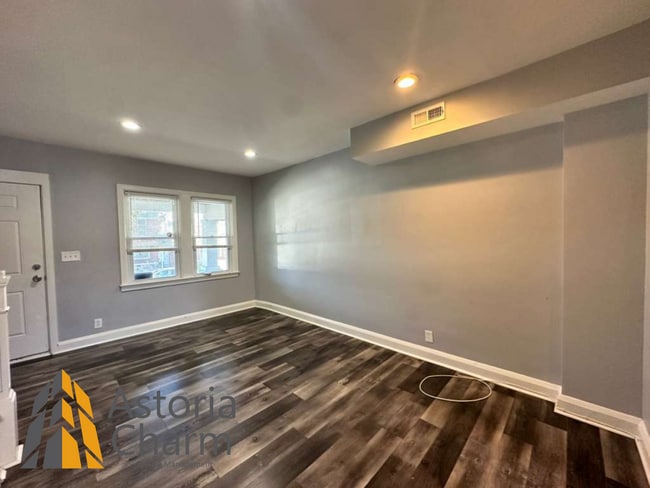 Building Photo - One month free on a 13-month lease or $1,754.00/month for 13 months with move in by January 15!