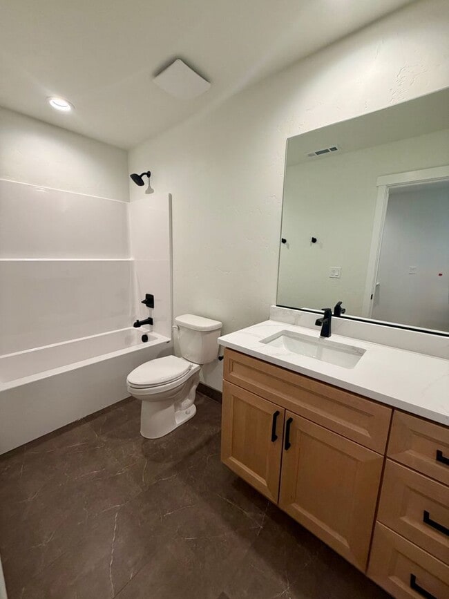 Building Photo - Gorgeous, Brand New 3 bed, 2.5 ba- Southridge Location!