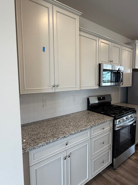 Building Photo - 2290 Marcy Dr