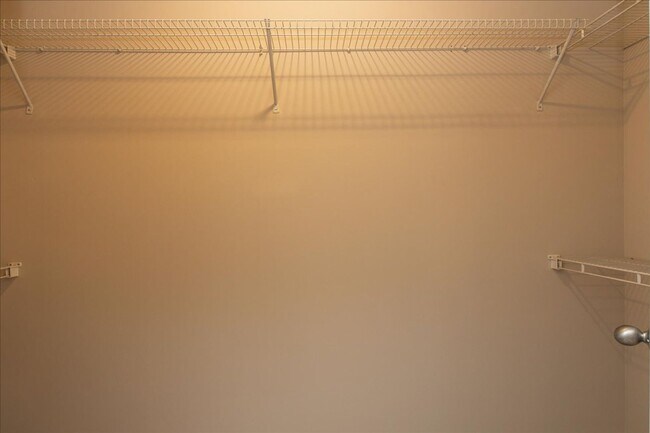 Building Photo - 2bd/2Ba Midtown Condo Perfect for Roommates w/ Pool and Gym!