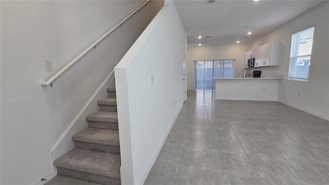 Building Photo - 3004 Skyline Lp