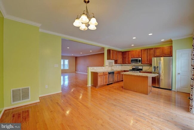 Building Photo - 536 Van Dyke Cir