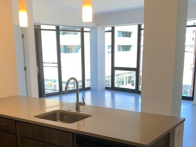 Building Photo - 847 Chicago Ave