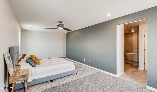 Building Photo - 14604 Pebble Hills Blvd