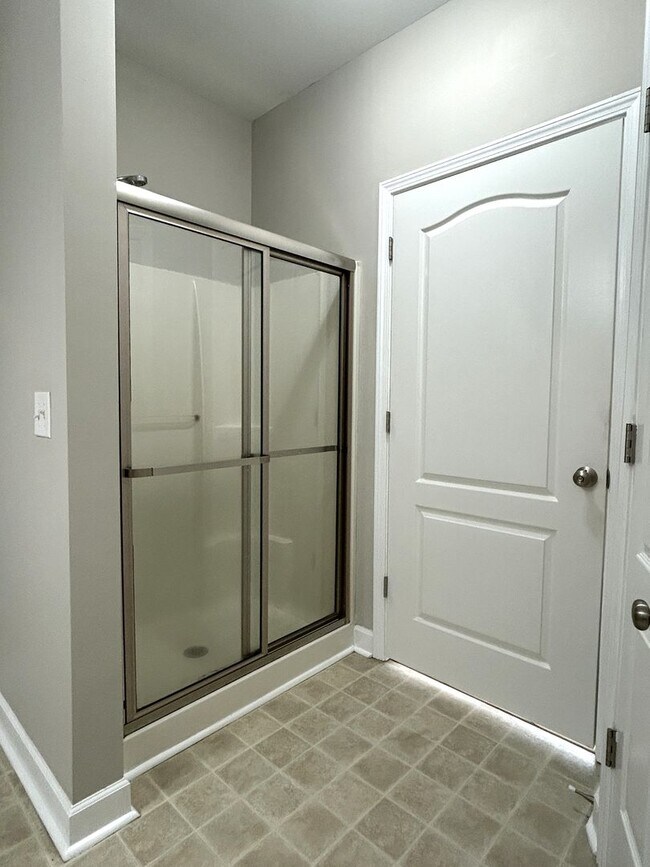 Building Photo - Convenient Boone Living – 3BD/3BA at Pine ...