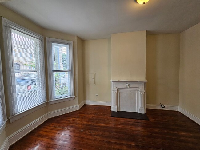 Building Photo - 2BR/1BA Rowhouse In Church Hill - Chimbora...