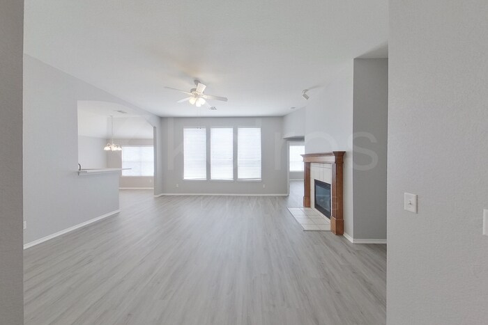 Building Photo - 113 Great Oaks Dr