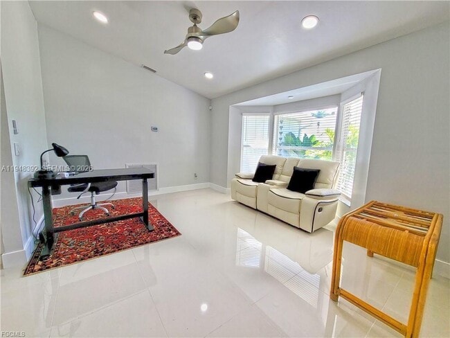 Building Photo - 237 SW 47th St