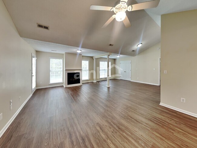 Building Photo - 4902 Hunters Bluff