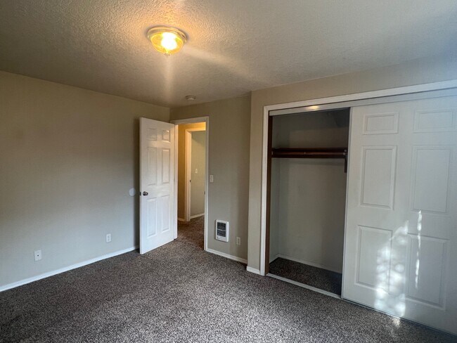 Building Photo - 1041 8th Ave