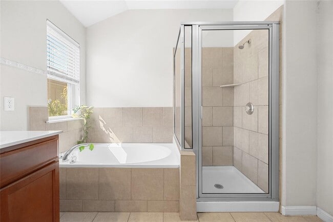 Building Photo - 5501 Bradford Pear Ln