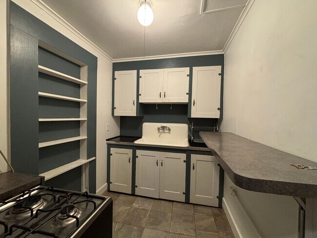 Building Photo - 174 N Goodman St