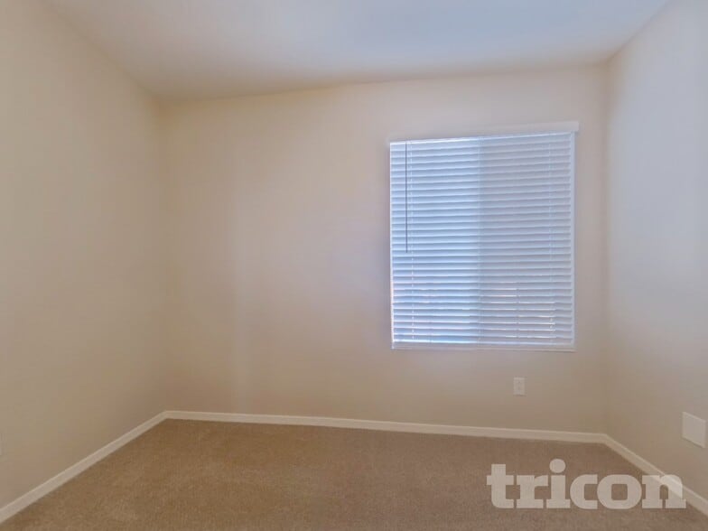 Building Photo - 23377 W Cocopah St