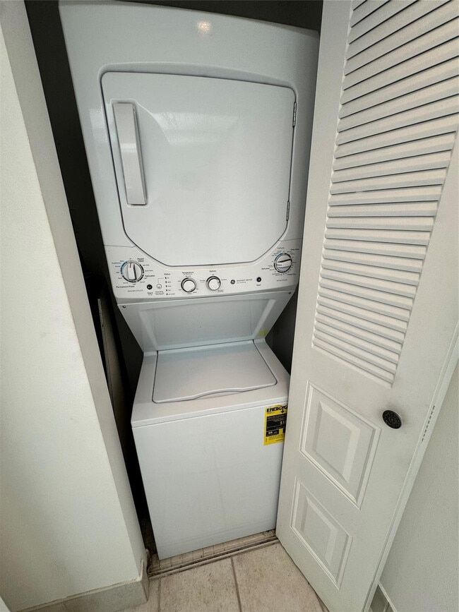 Building Photo - 300 SW 130th Terrace