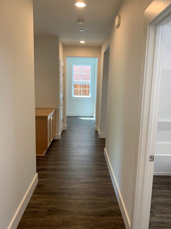 Building Photo - Beautiful Single Story Brentwood Home