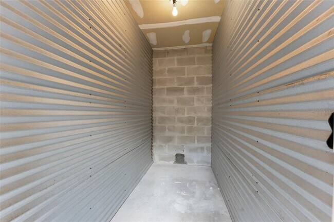 Building Photo - 1224 S Hiawassee Rd