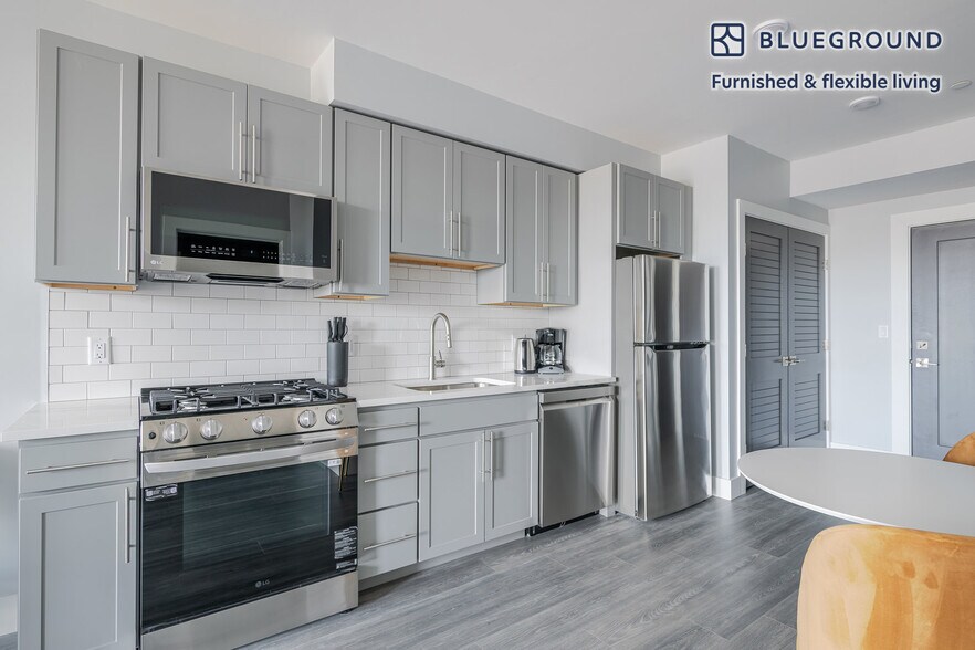 Building Photo - 365 Western Ave