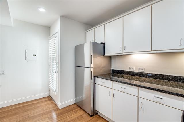 Building Photo - 4242 Buena Vista St