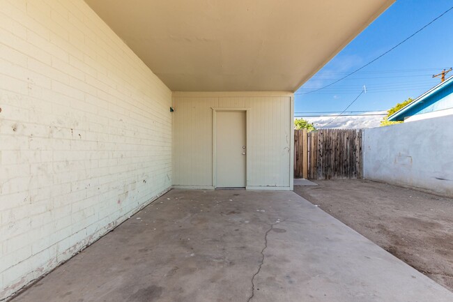 Building Photo - Beautifully updated Phoenix home!