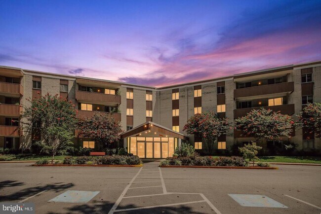 Building Photo - 7505 Democracy Blvd