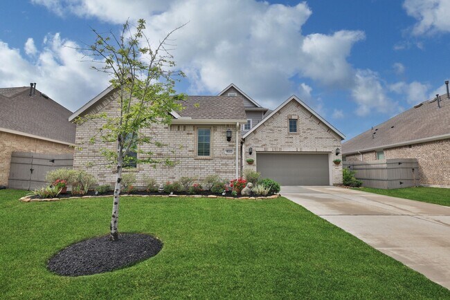 Building Photo - 18323 Tiger Flowers Dr