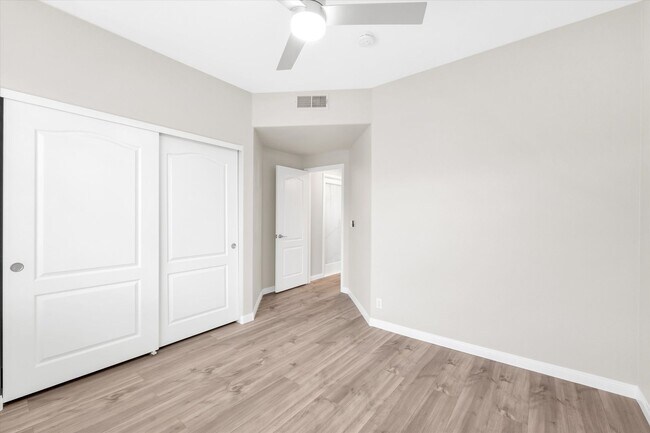 Building Photo - Summerlin Location