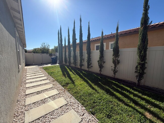 Building Photo - 11074 Avalon Way